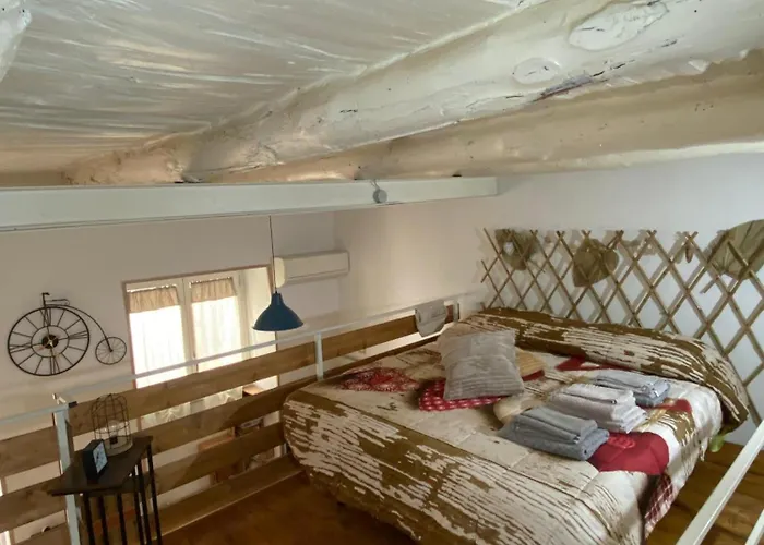 R&F HOME A 50MT Dalla Metro